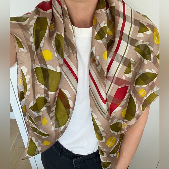 Metropolitan Museum of Art Vintage Silk Scarf - Picture 3 of 10